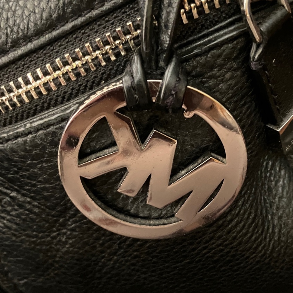 Michael Kors Black Leather Crossbody Bag - Picture 2 of 4